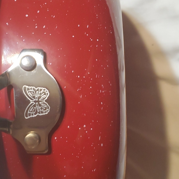 The Pioneer Woman Frontier Red Pan with lid - Picture 7 of 7